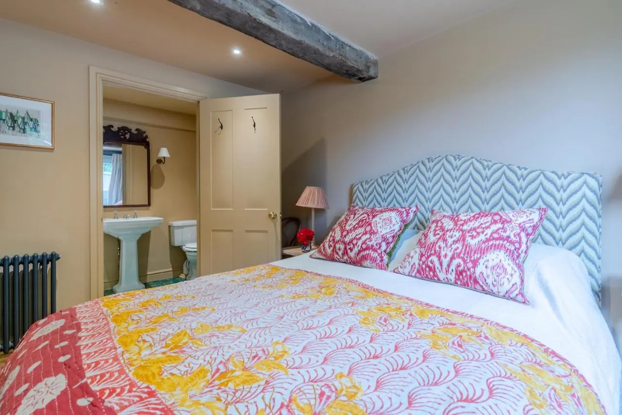 Locks Cottage Cheltenham Holiday home