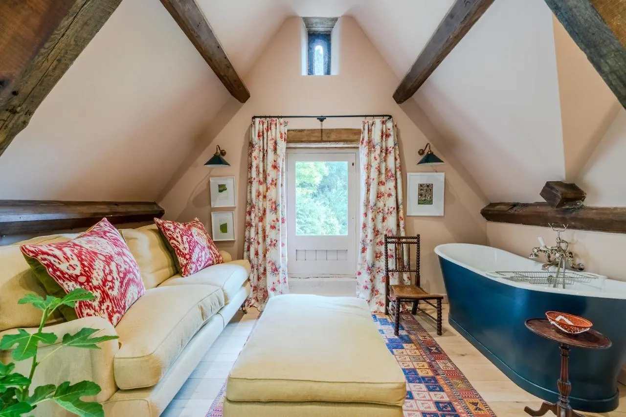 Locks Cottage Cheltenham Holiday home