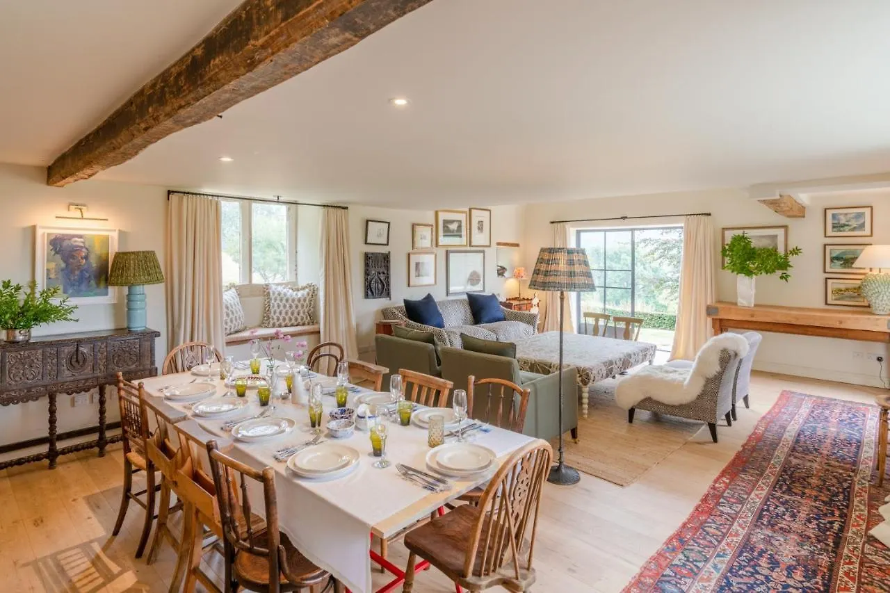 Locks Cottage Cheltenham Holiday home