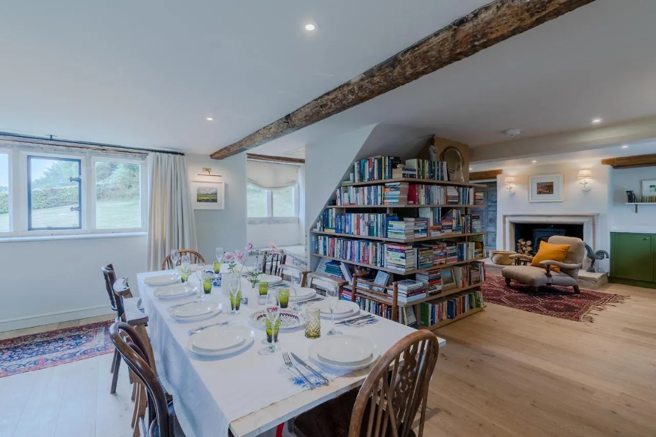 Locks Cottage Cheltenham Holiday home